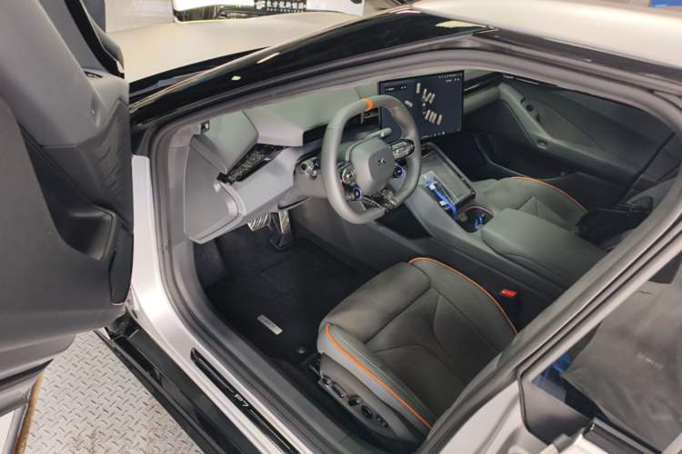 Used XPeng P7 2025 Model—750 All-Wheel-Drive Pengyi Ultra Driver Seat