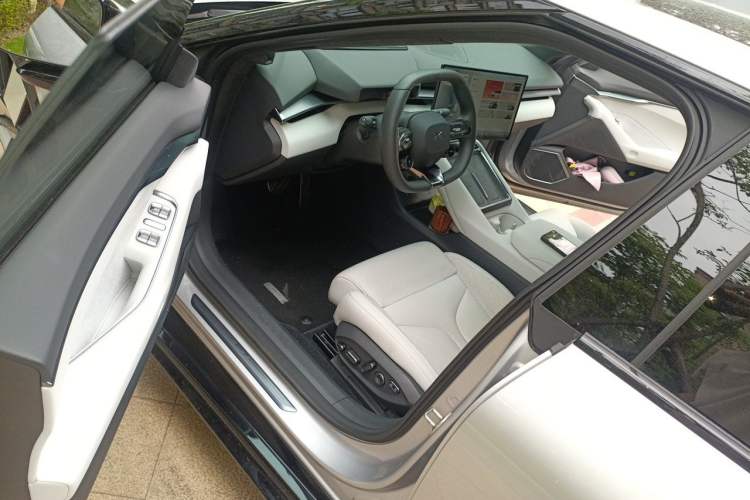 Used XPeng P7 2025 Model—702 Long Range Ultra Driver Seat
