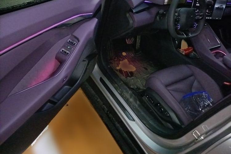 Used XPeng P7 2025 Model—702 Long Range Ultra Driver Seat
