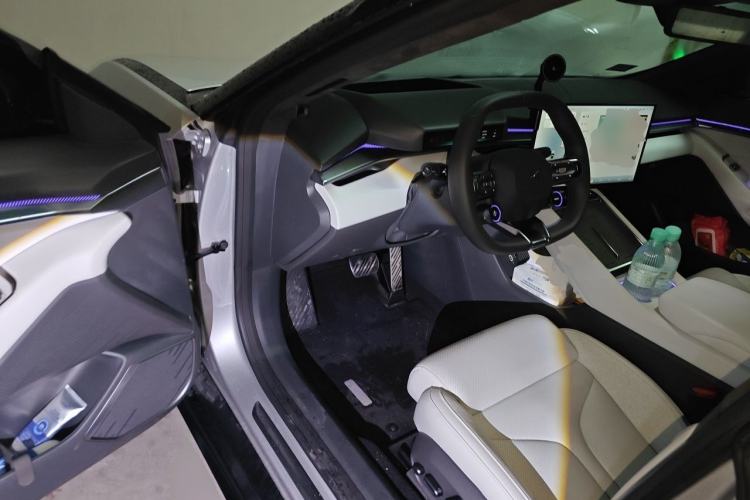 Used XPeng P7 2025 Model—702 Long Range Ultra Driver Seat