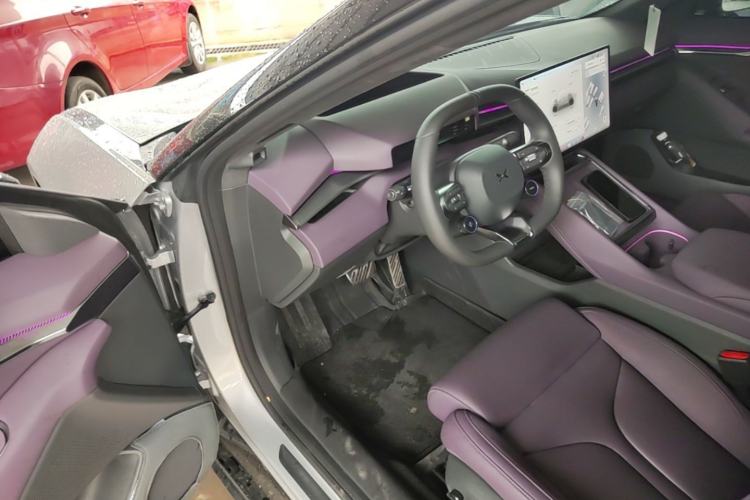 Used XPeng P7 2025 Model—702 Long Range Ultra Driver Seat