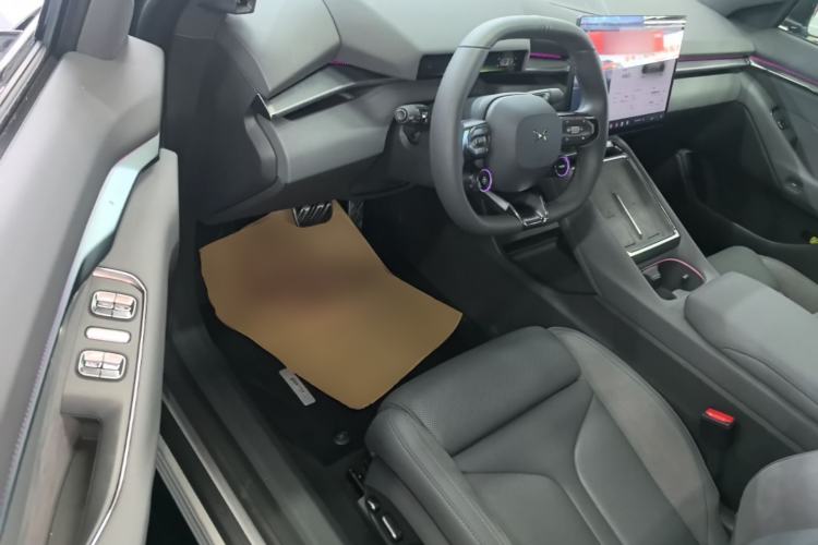 Used XPeng P7 2025 Model—750 All-Wheel-Drive High-Performance Ultra Driver Seat