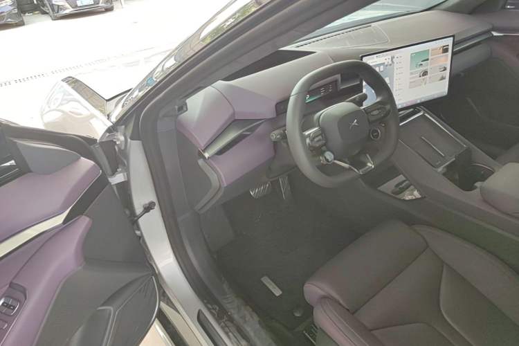 Used XPeng P7 2025 Model—702 Long Range Ultra Driver Seat