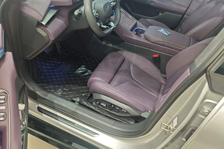Used XPeng P7 2025 Model—820 Ultra Long Range Ultra Driver Seat