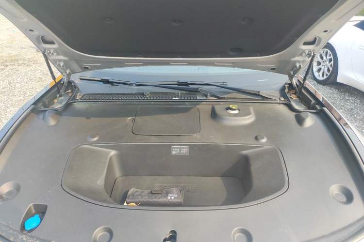 Used XPeng P7 2025 Model—820 Ultra Long Range Ultra Engine Bay