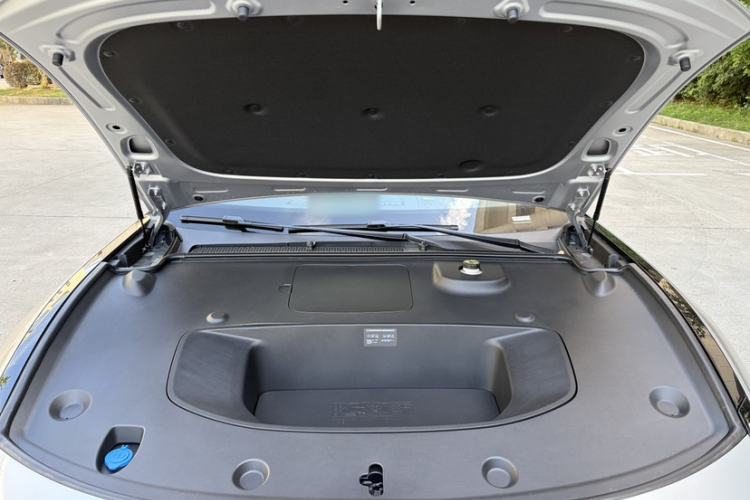 Used XPeng P7 2025 Model 702 Max Engine Bay