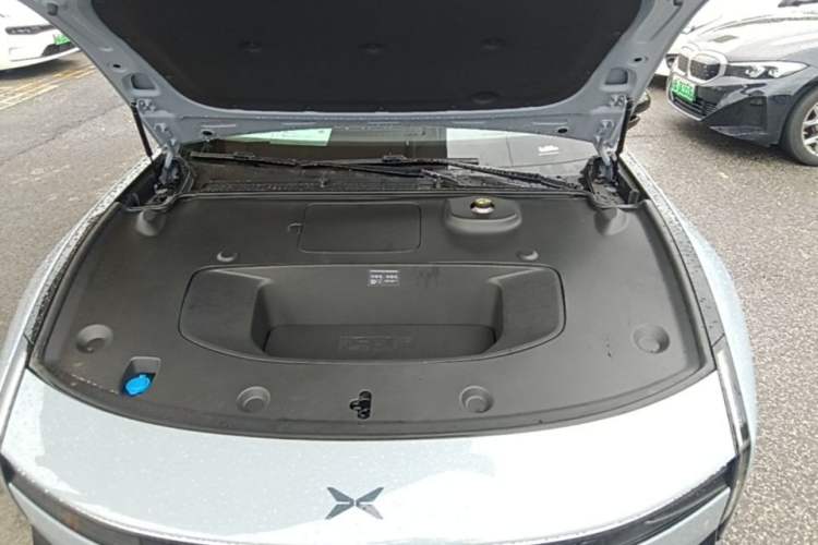Used XPeng P7 2025 Model—750 All-Wheel-Drive High-Performance Ultra Engine Bay