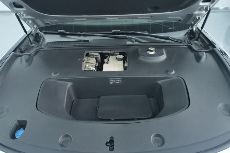 Used XPeng P7 2025 Model—702 Long Range Ultra Engine Bay