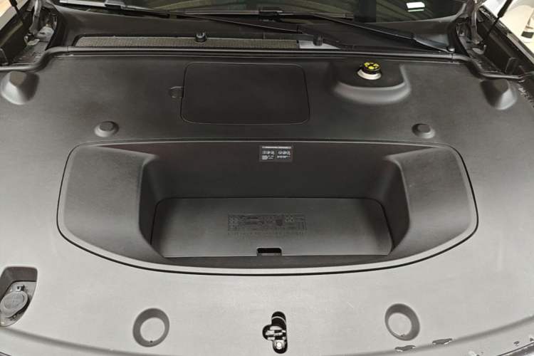 Used XPeng P7 2025 Model—702 Long Range Ultra Engine Bay