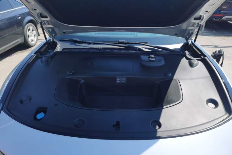 Used XPeng P7 2025 Model—750 All-Wheel-Drive High-Performance Ultra Engine Bay