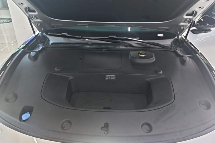 Used XPeng P7 2025 Model—702 Long Range Ultra Engine Bay