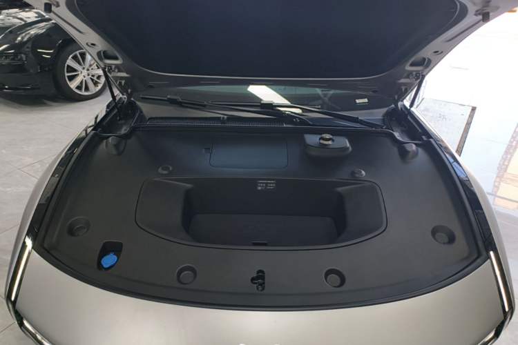 Used XPeng P7 2025 Model—750 All-Wheel-Drive Pengyi Ultra Engine Bay