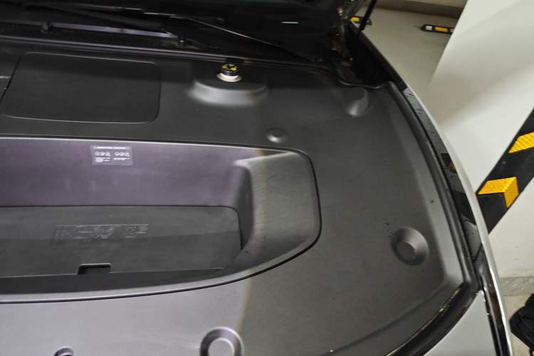 Used XPeng P7 2025 Model—702 Long Range Ultra Engine Bay Left