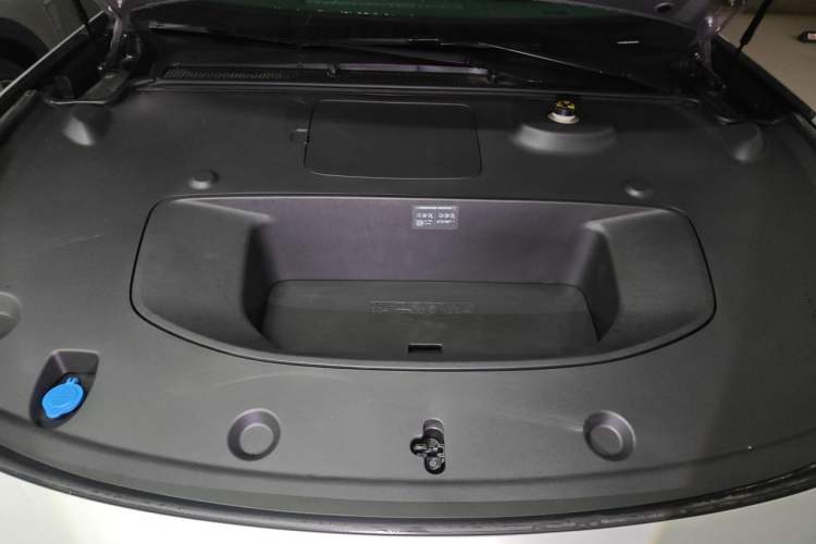 Used XPeng P7 2025 Model—702 Long Range Ultra Engine Bay