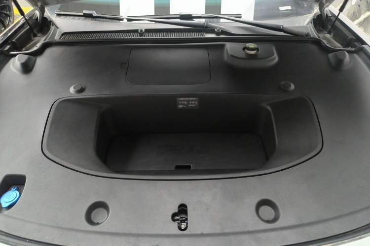 Used XPeng P7 2025 Model—820 Ultra Long Range Ultra Engine Bay