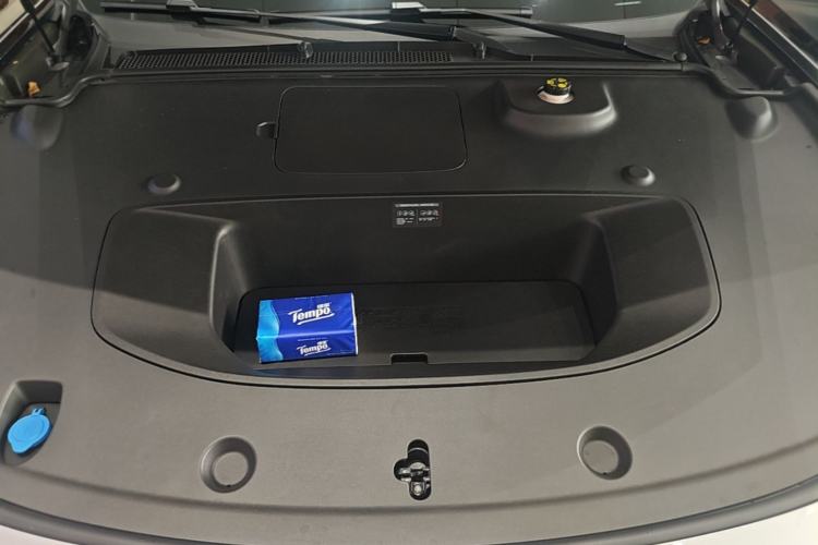 Used XPeng P7 2025 Model—820 Ultra Long Range Ultra Engine Bay