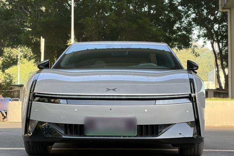 Used XPeng P7 2025 Model—750 All-Wheel-Drive High-Performance Ultra Exterior 2