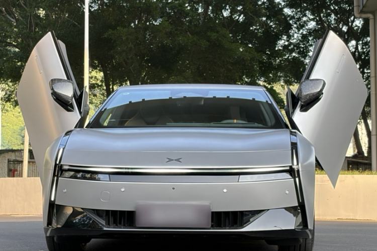 Used XPeng P7 2025 Model—750 All-Wheel-Drive Pengyi Ultra Exterior 5