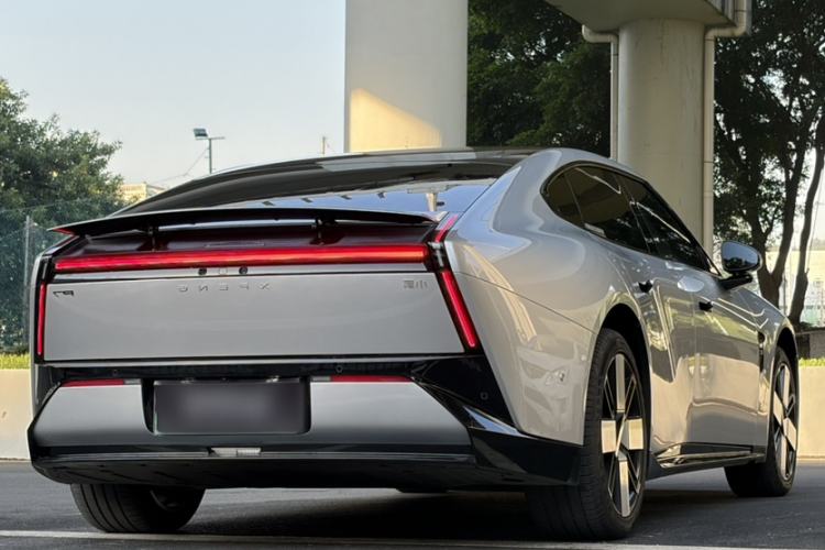 Used XPeng P7 2025 Model—750 All-Wheel-Drive High-Performance Ultra Exterior 6