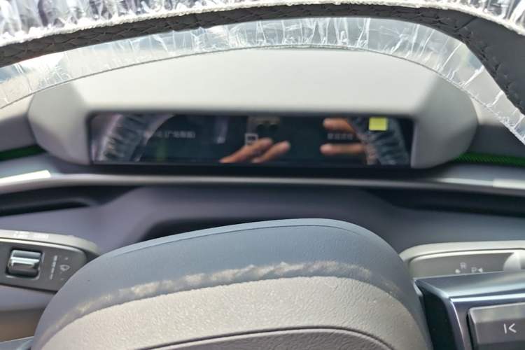 Used XPeng P7 2025 Model—820 Ultra Long Range Ultra Instrument Cluster