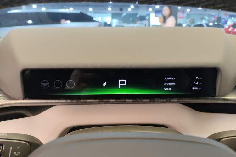 Used XPeng P7 2025 Model—750 All-Wheel-Drive High-Performance Ultra Instrument Cluster