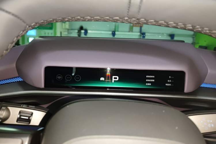 Used XPeng P7 2025 Model—750 All-Wheel-Drive High-Performance Ultra Instrument Cluster