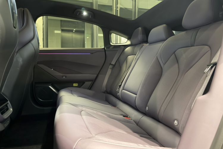 Used XPeng P7 2025 Model—820 Ultra Long Range Ultra Interior 10