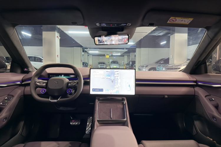 Used XPeng P7 2025 Model—820 Ultra Long Range Ultra Interior 12