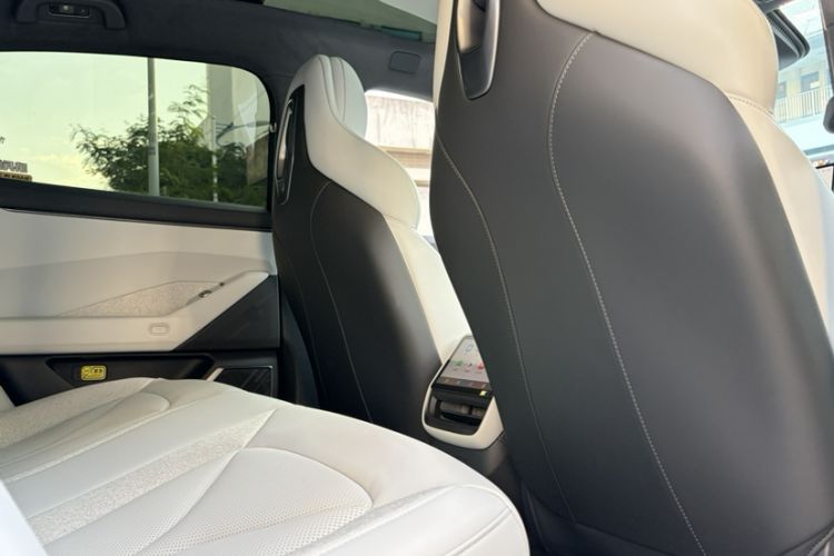 Used XPeng P7 2025 Model—750 All-Wheel-Drive High-Performance Ultra Interior 4
