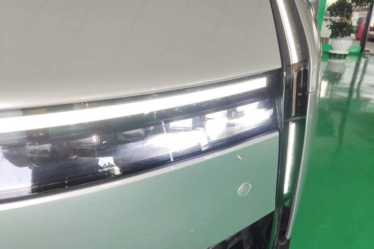 Used XPeng P7 2025 Model—702 Long Range Ultra Left Front Headlight