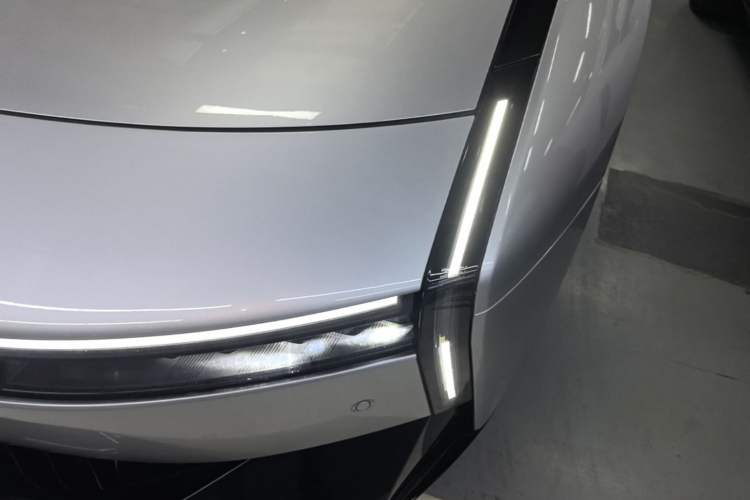 Used XPeng P7 2025 Model—750 All-Wheel-Drive High-Performance Ultra Left Front Headlight