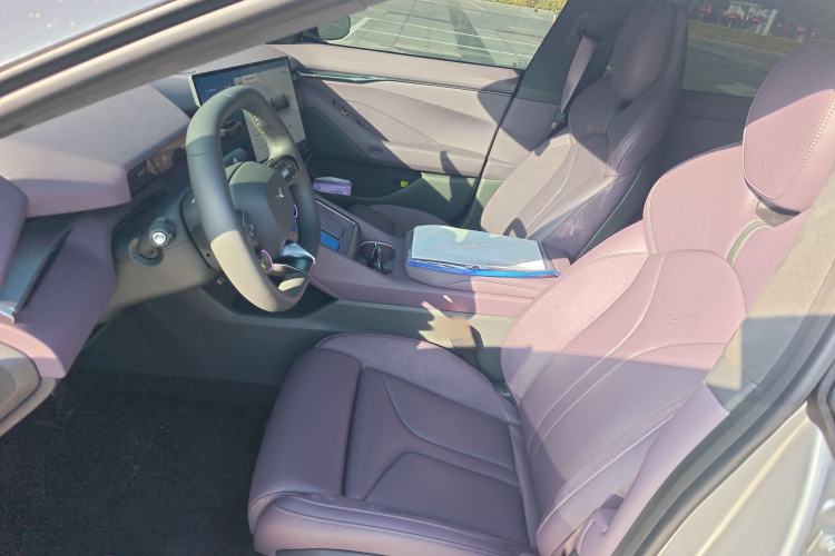 Used XPeng P7 2025 Model—750 All-Wheel-Drive High-Performance Ultra Left Front Seat