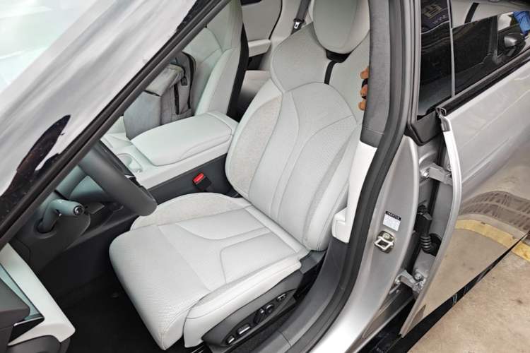 Used XPeng P7 2025 Model—702 Long Range Ultra Left Front Seat