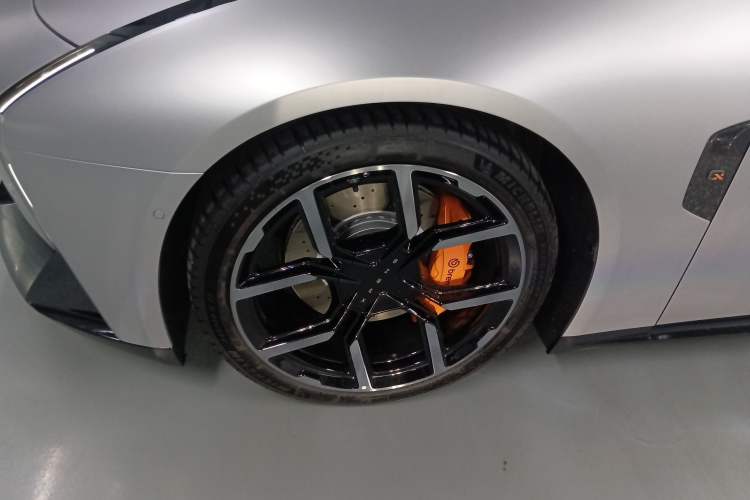 Used XPeng P7 2025 Model—750 All-Wheel-Drive Pengyi Ultra Left Front Wheel Hub