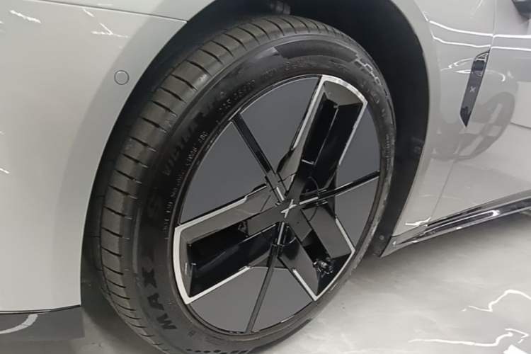 Used XPeng P7 2025 Model—702 Long Range Ultra Left Front Wheel Hub