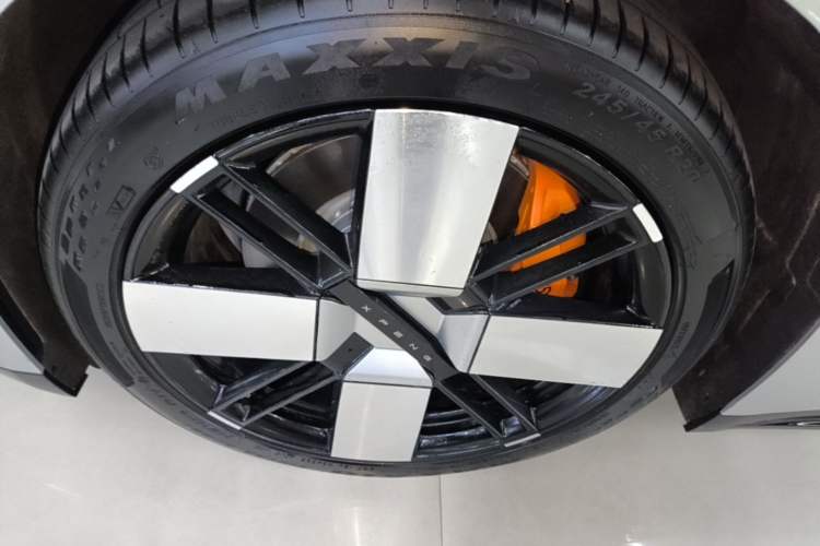 Used XPeng P7 2025 Model—702 Long Range Ultra Left Front Wheel Hub