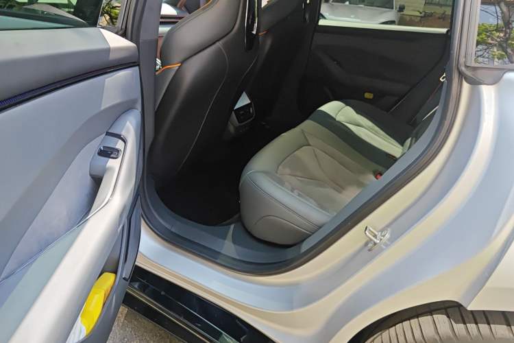 Used XPeng P7 2025 Model—750 All-Wheel-Drive Pengyi Ultra Left Rear Seat