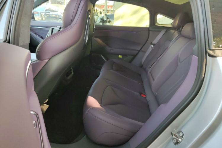 Used XPeng P7 2025 Model—750 All-Wheel-Drive High-Performance Ultra Left Rear Seat