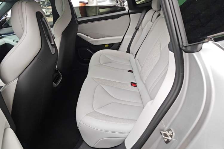 Used XPeng P7 2025 Model—702 Long Range Ultra Left Rear Seat