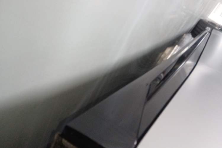 Used XPeng P7 2025 Model—750 All-Wheel-Drive Pengyi Ultra Left Side Sill