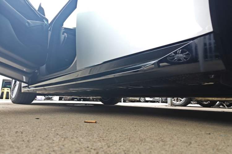 Used XPeng P7 2025 Model 702 Max Left Side Sill