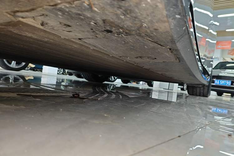 Used XPeng P7 2025 Model—702 Long Range Ultra Left Side Sill