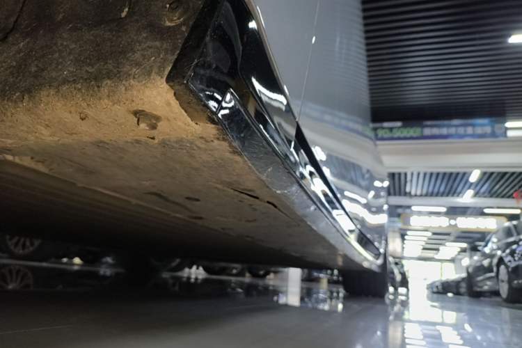 Used XPeng P7 2025 Model—702 Long Range Ultra Left Side Sill