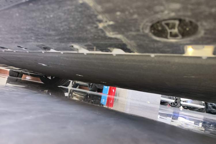 Used XPeng P7 2025 Model—750 All-Wheel-Drive Pengyi Ultra Left Side Sill