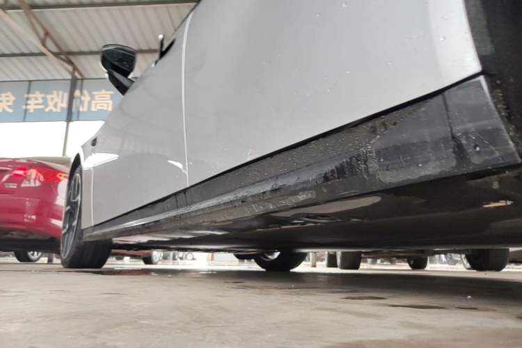 Used XPeng P7 2025 Model—702 Long Range Ultra Left Side Sill