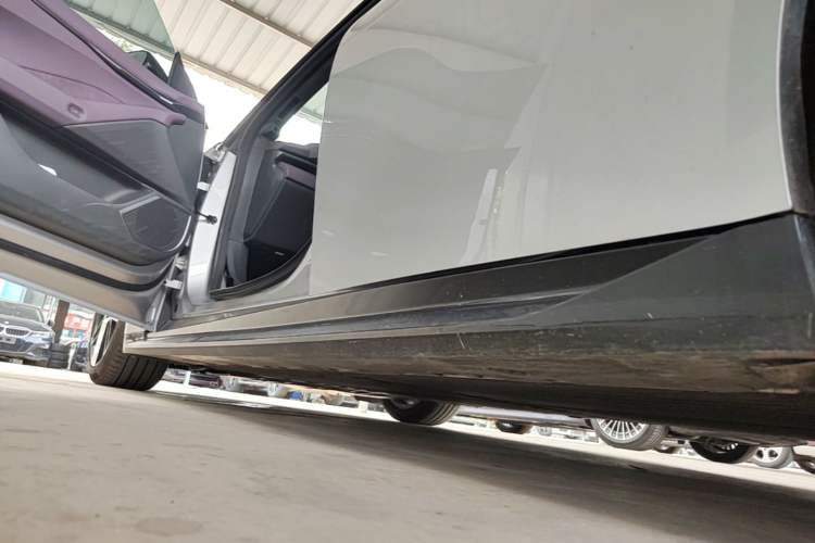 Used XPeng P7 2025 Model—702 Long Range Ultra Left Side Sill
