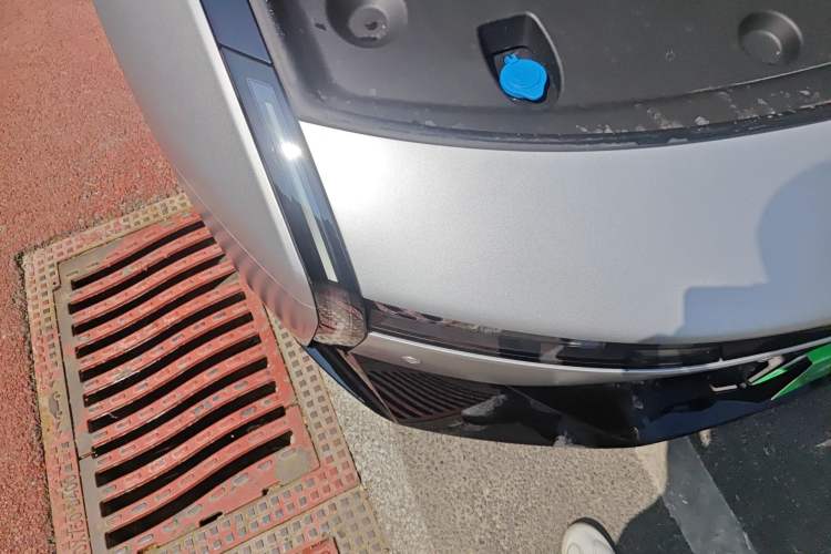 Used XPeng P7 2025 Model—750 All-Wheel-Drive Pengyi Ultra Right Front Headlight