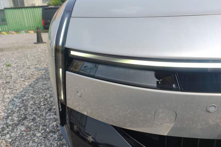 Used XPeng P7 2025 Model—820 Ultra Long Range Ultra Right Front Headlight