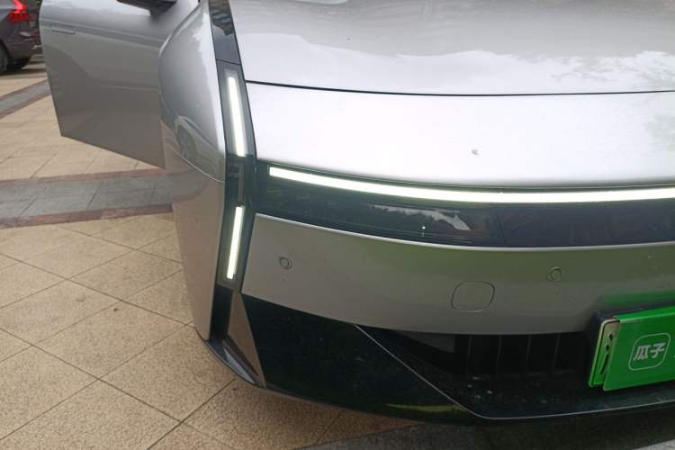 Used XPeng P7 2025 Model—702 Long Range Ultra Right Front Headlight