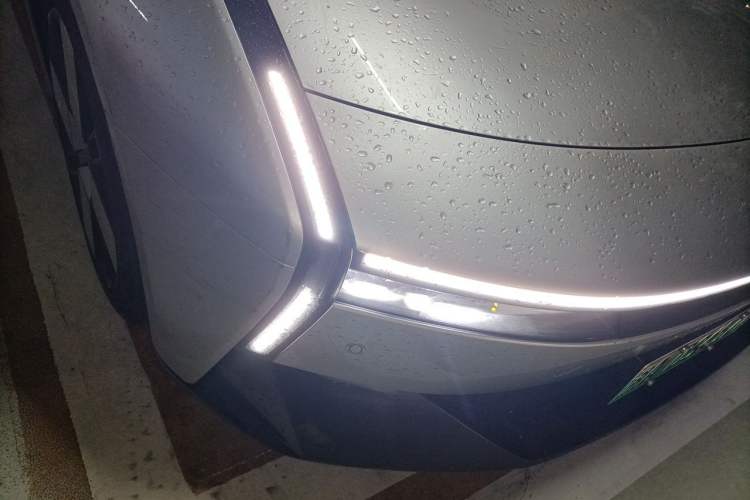 Used XPeng P7 2025 Model—702 Long Range Ultra Right Front Headlight